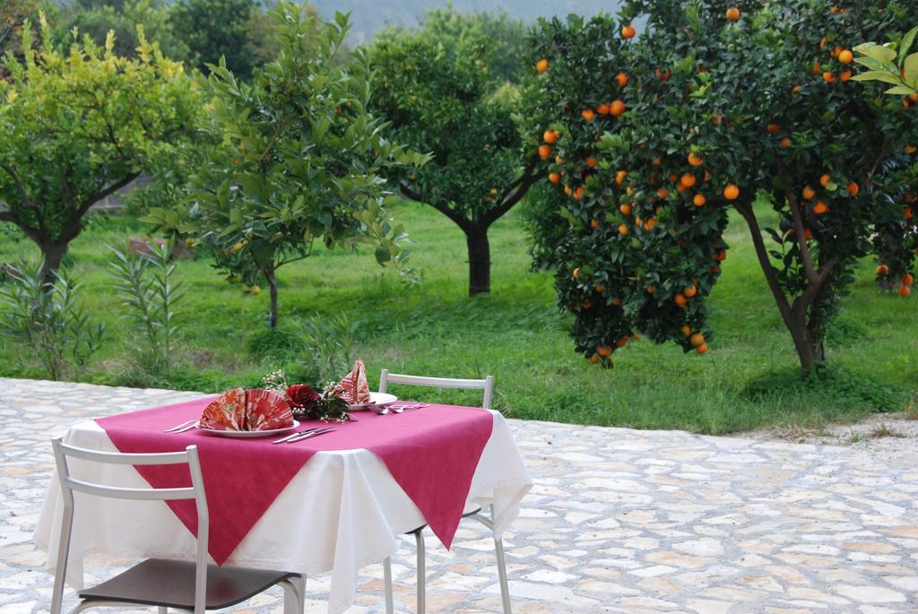 Casale Romano Resort E Relais Мотта-Камастра Экстерьер фото